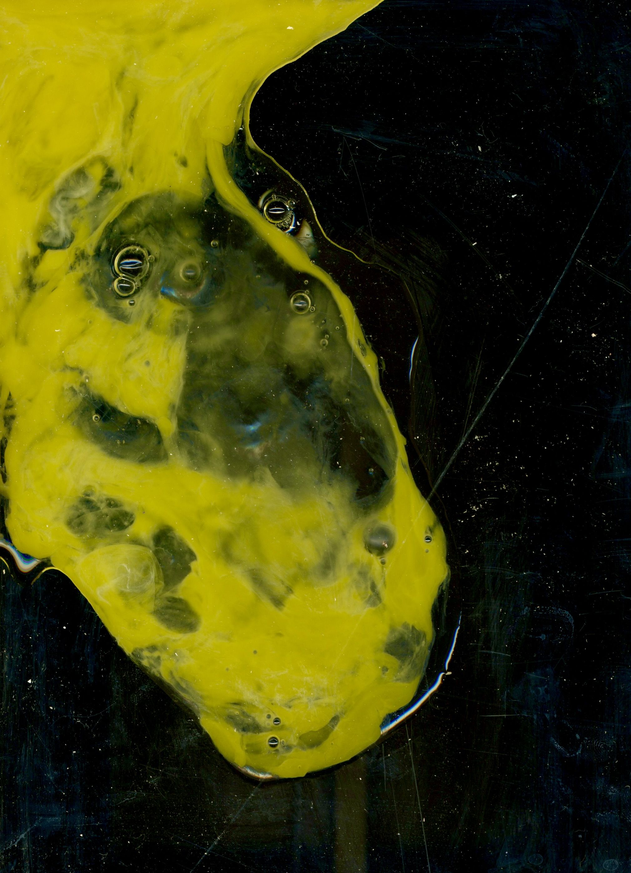 A scanned cracked egg