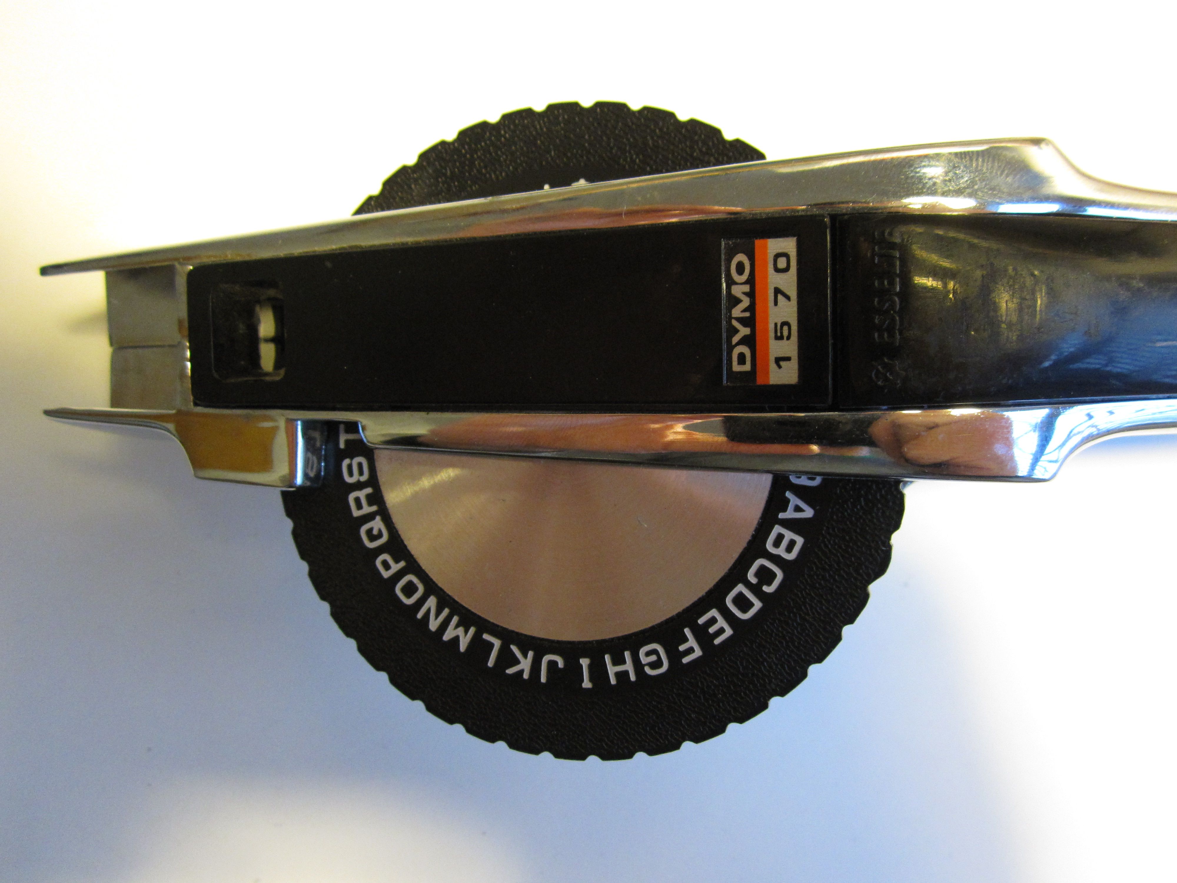 Dymo 1570 embossing labeler
